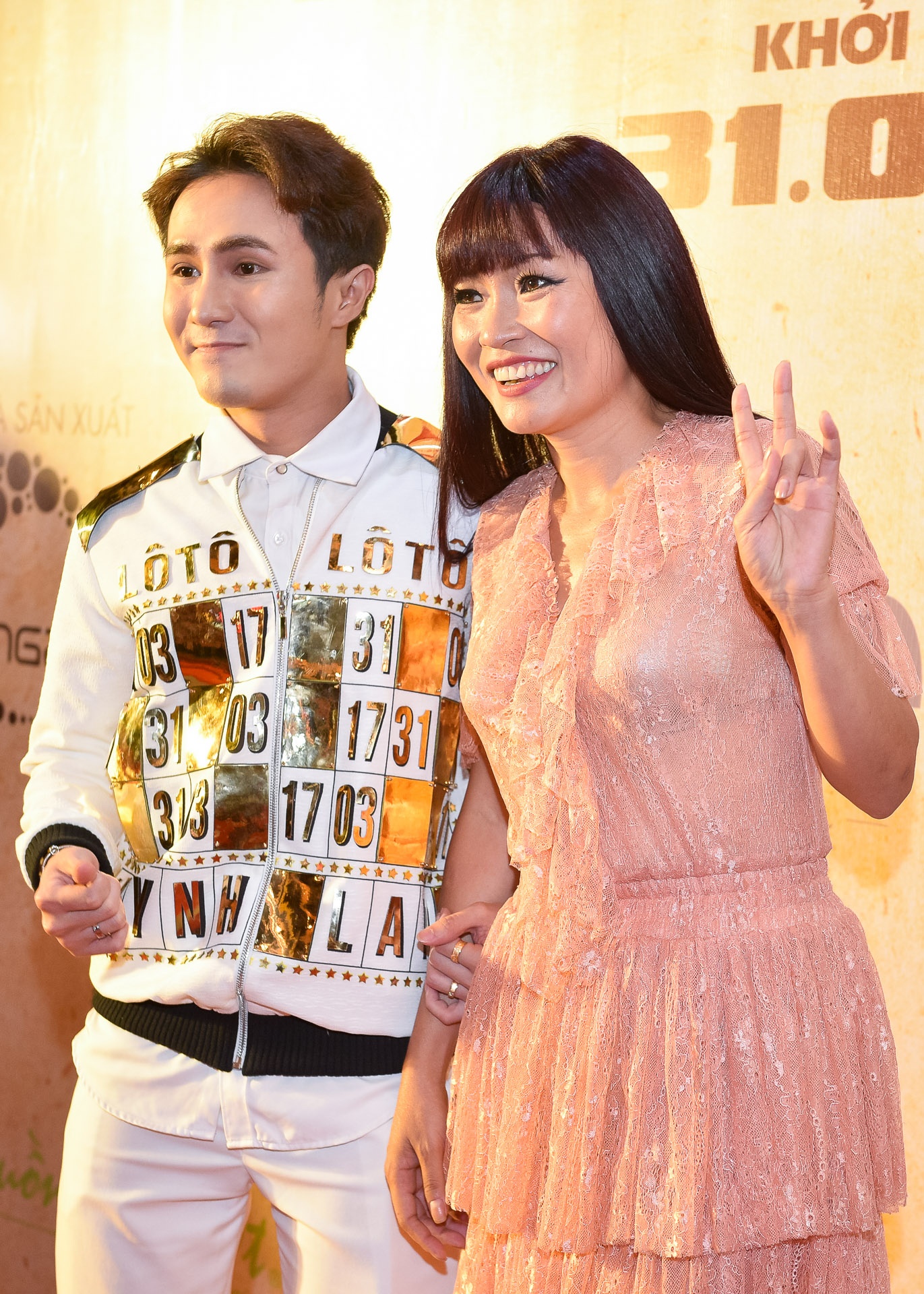 Dan sao o su kien ra mat Lo to anh 3