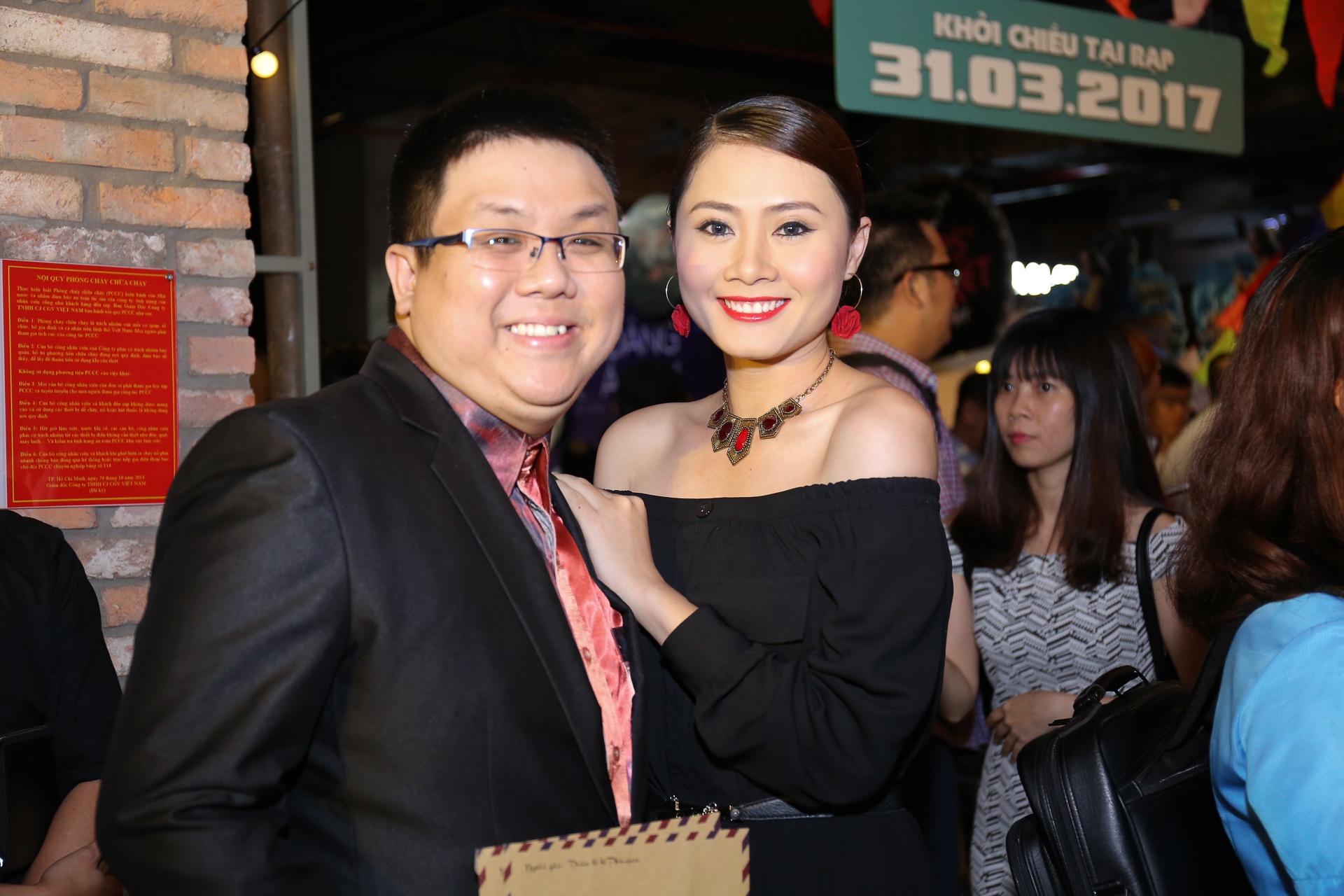 Dan sao o su kien ra mat Lo to anh 13