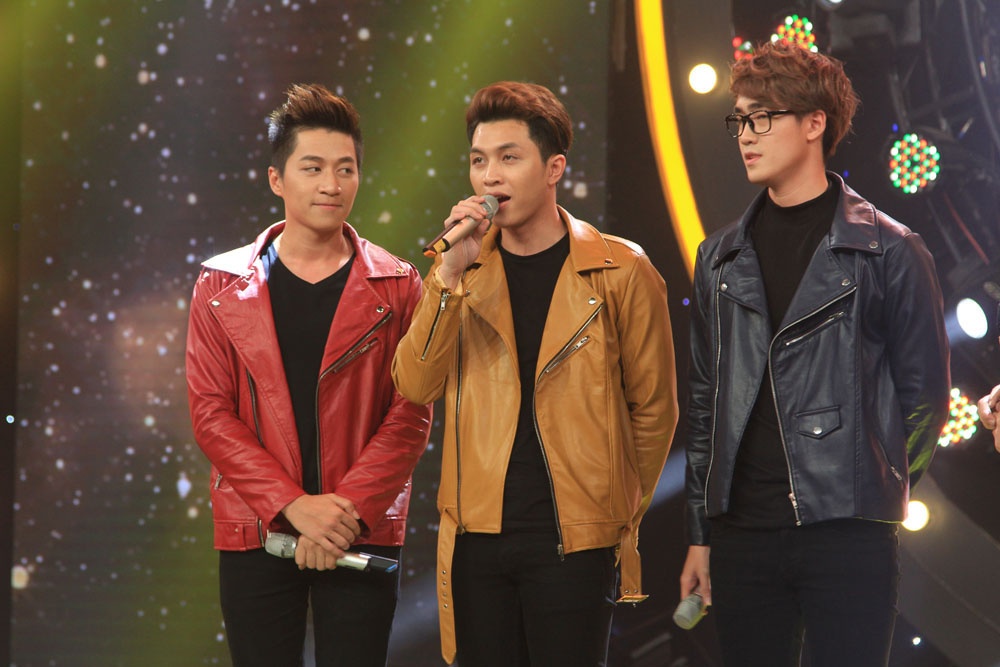 Phia sau mot co gai (cover) - The Wings hinh anh