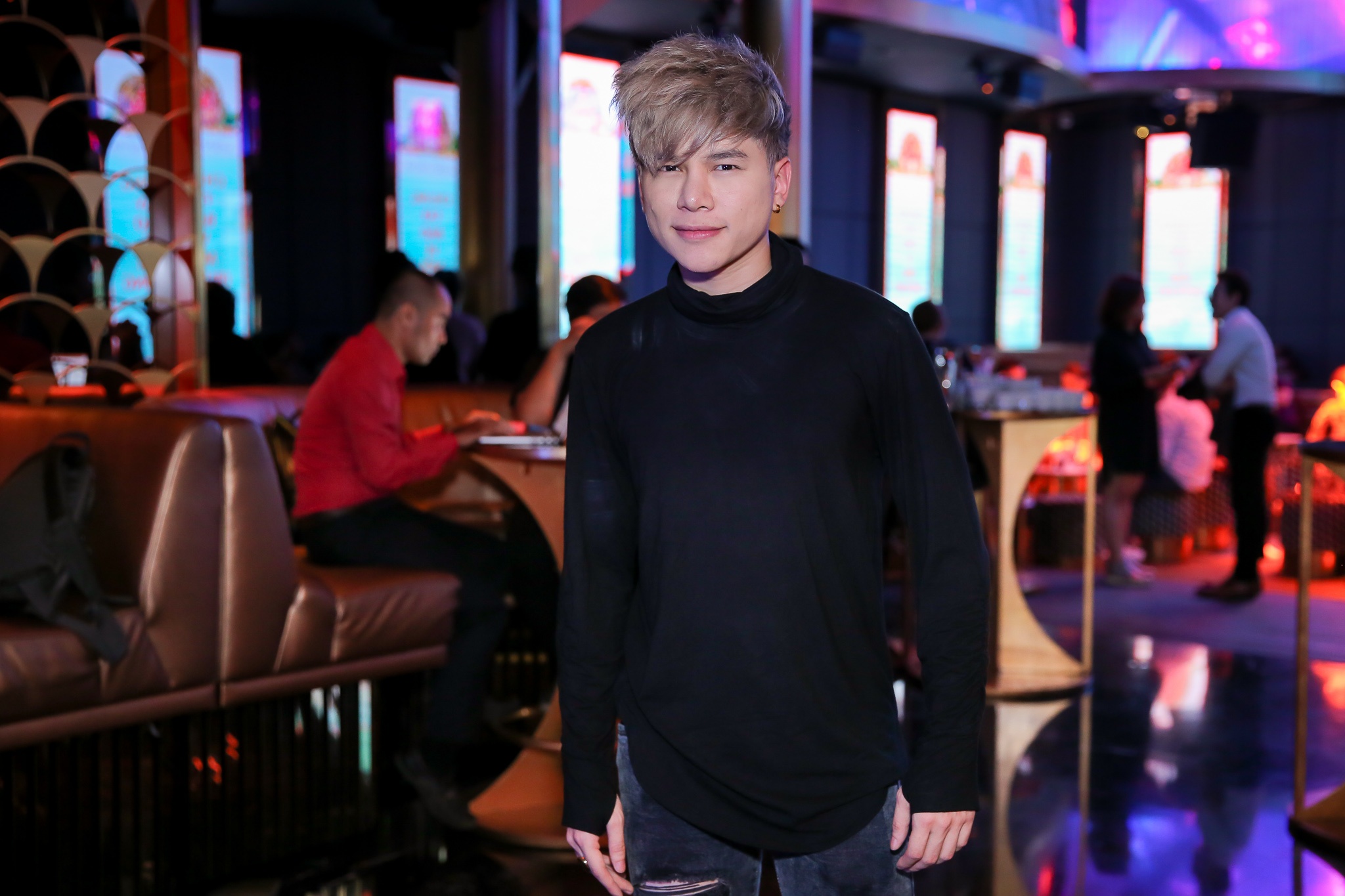 Dan sao Viet tham du su kien anh 1