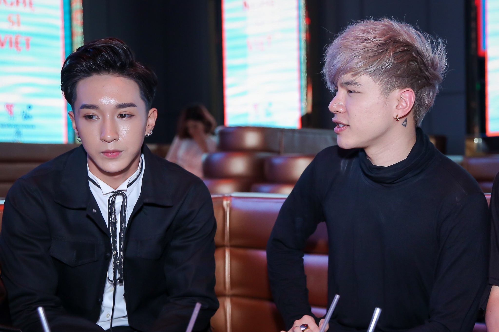 Dan sao Viet tham du su kien anh 3