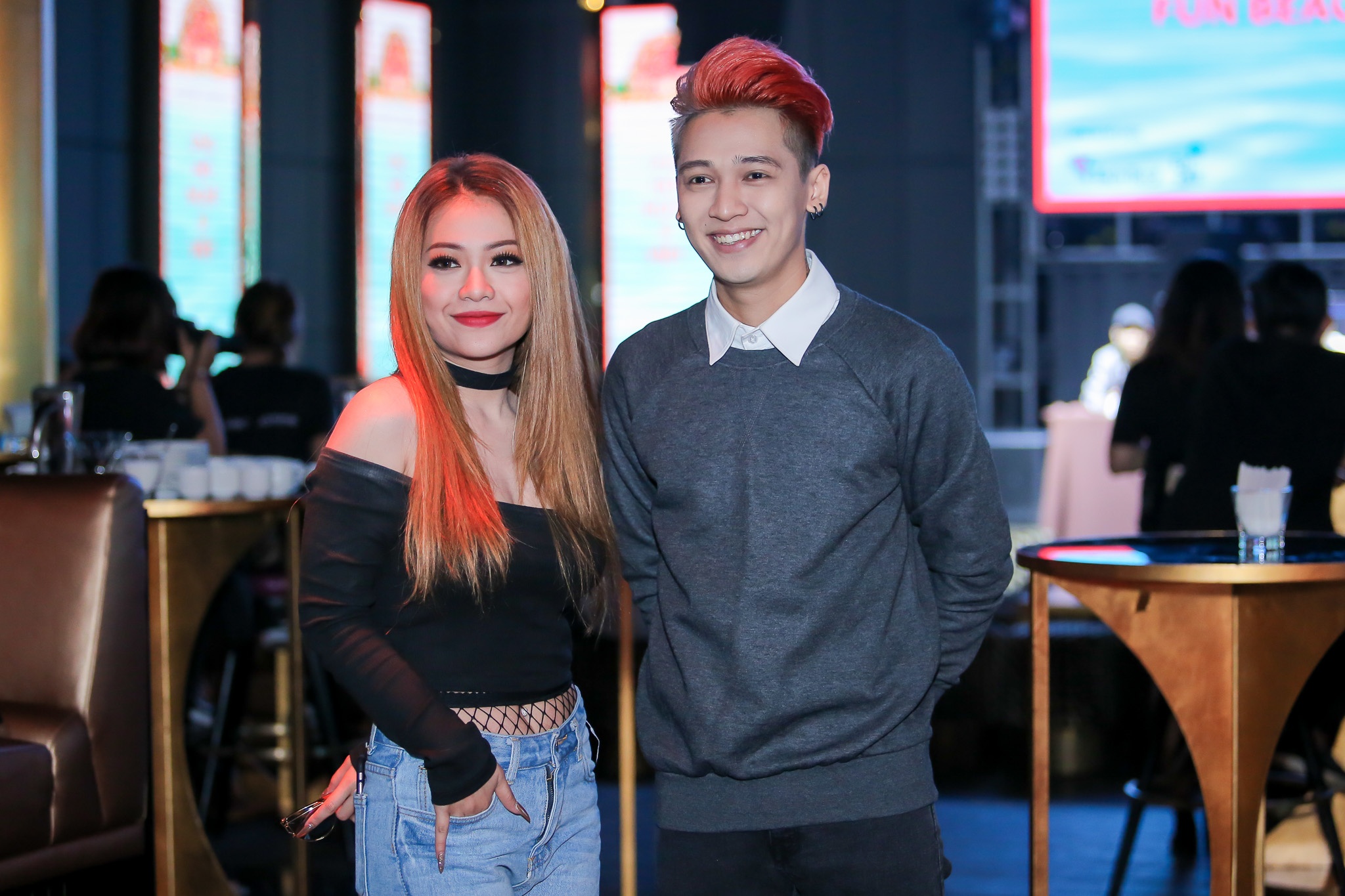 Dan sao Viet tham du su kien anh 8