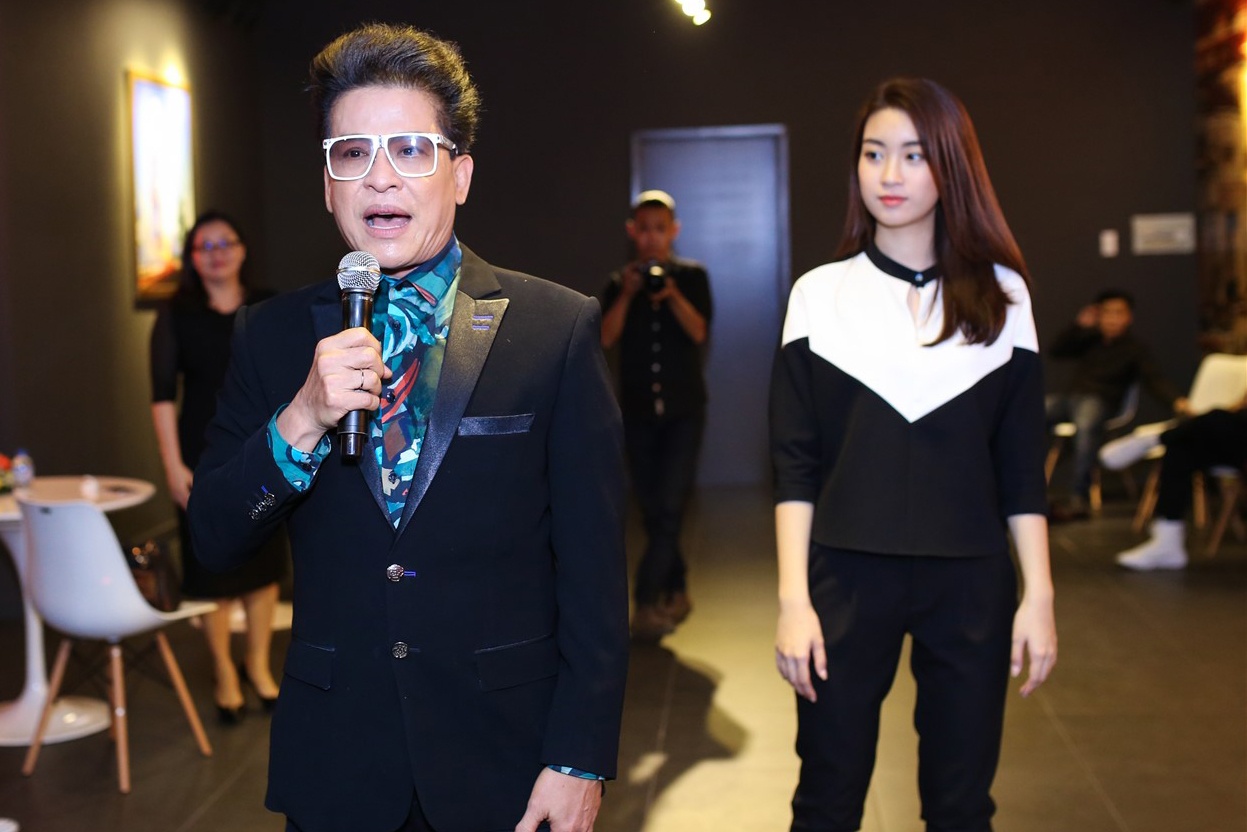 Hoa hau My Linh duoc MC Thanh Bach tan tinh giang day cach dan chuong trinh anh 5