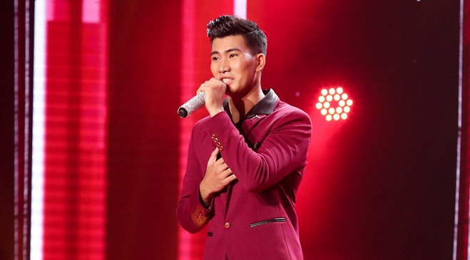 Hot boy cao 1,8 m hat Bolero khien Le Quyen doa 'cach mat' Quang Le hinh anh