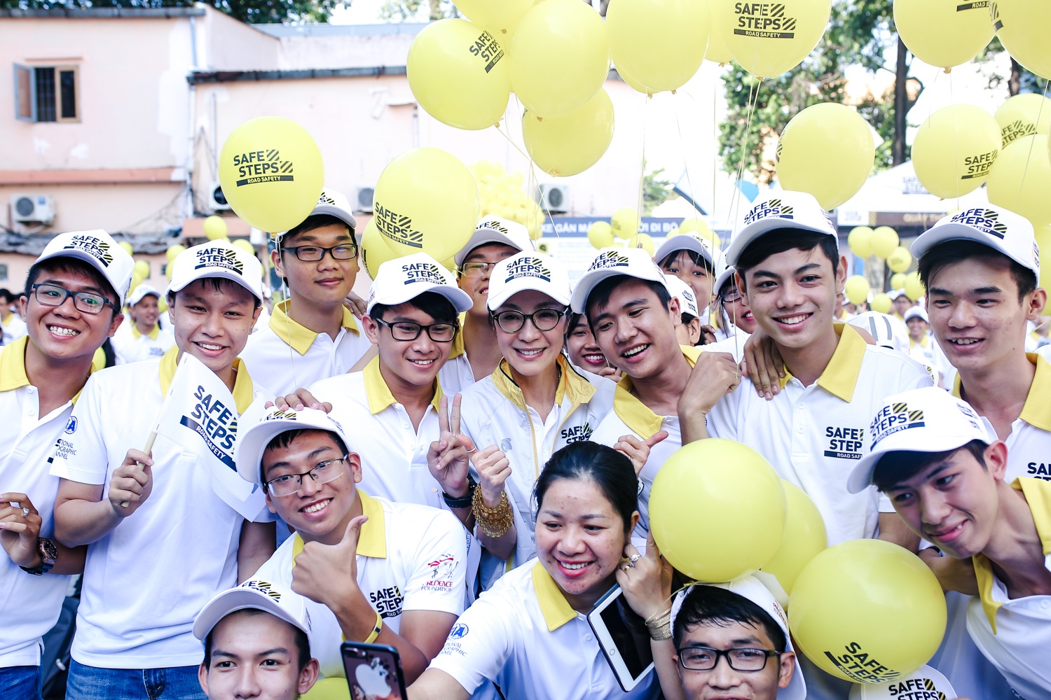 Duong Tu Quynh nhay flashmob cung sao Viet anh 11