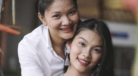 Kieu Trinh: 'Con gai toi nam 18 tuoi bi dai gia ngo y lam nguoi tinh' hinh anh