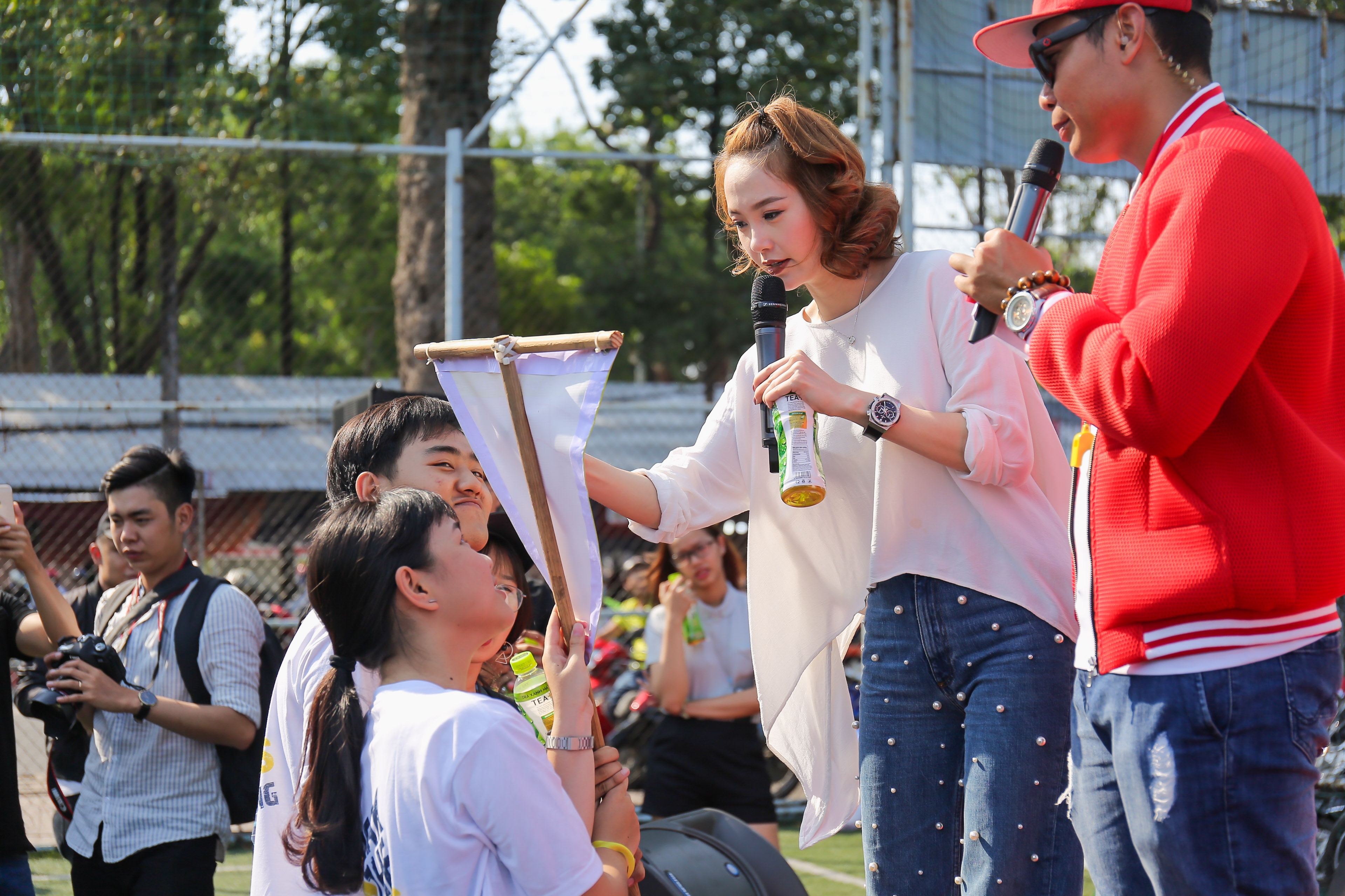 Minh Hang bi chen ep roi The Face anh 2