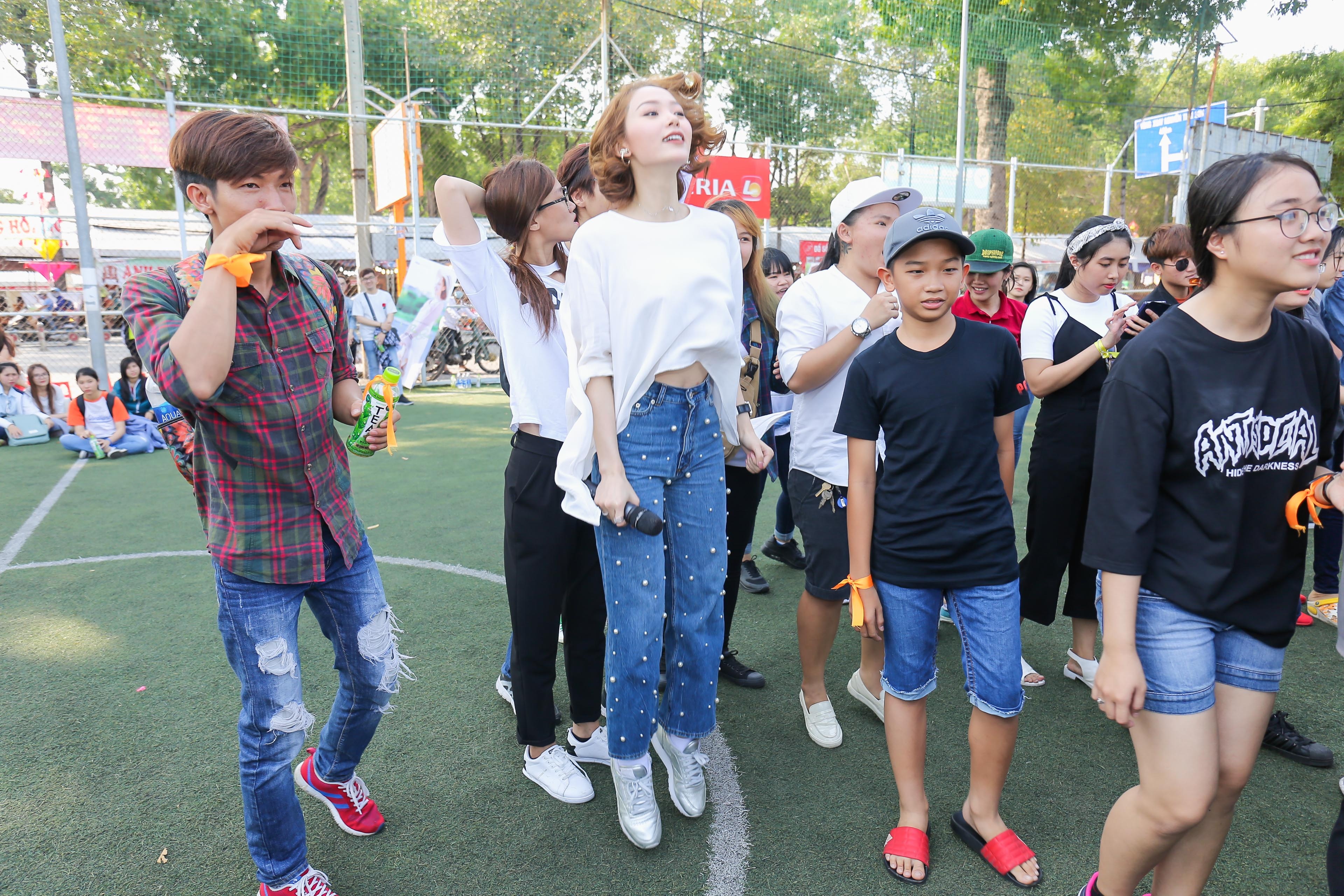 Hop fan Minh Hang anh 5