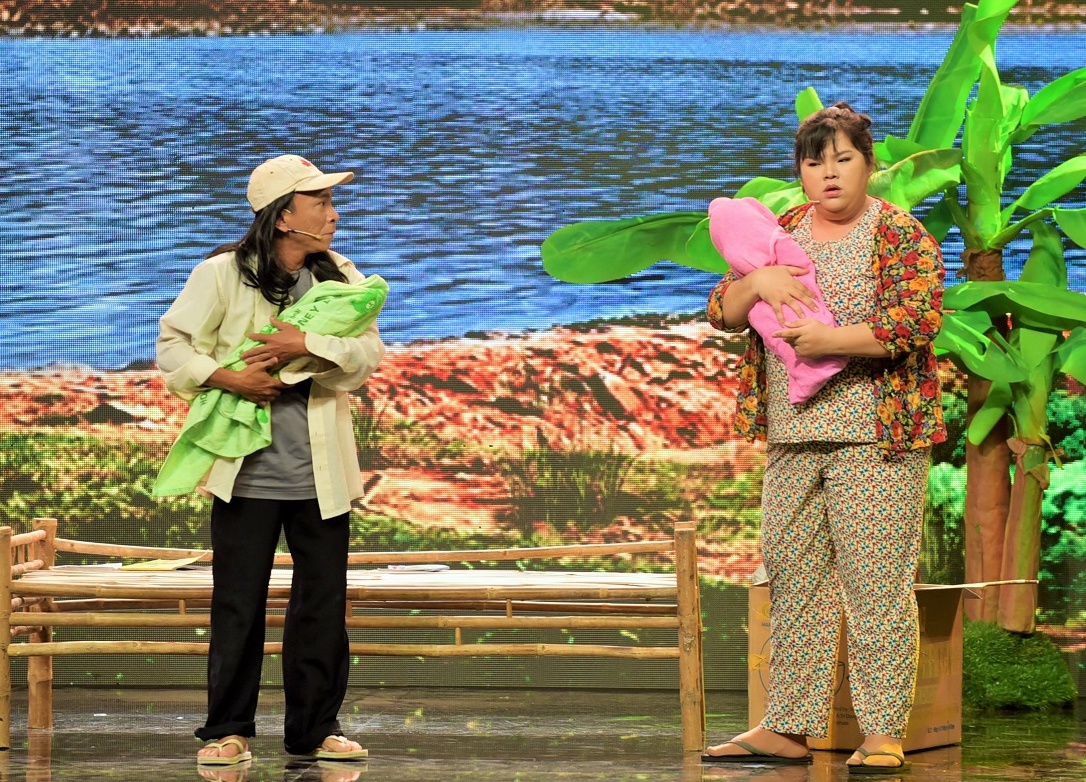 Hoai Linh khong the ngung cuoi voi Avatar phien ban cai luong anh 6