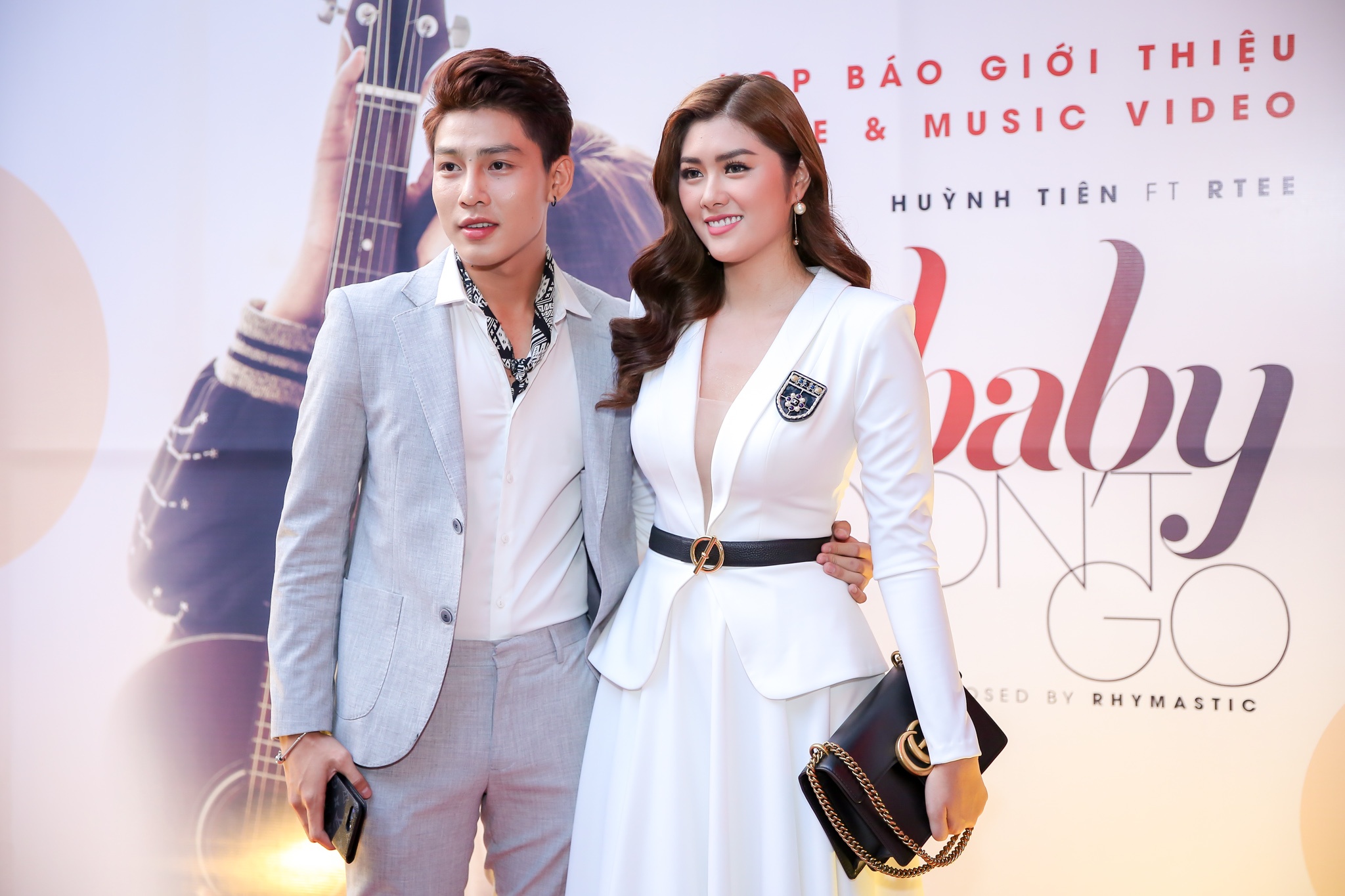 Hoa hau Huynh Tien lan san ca hat anh 3