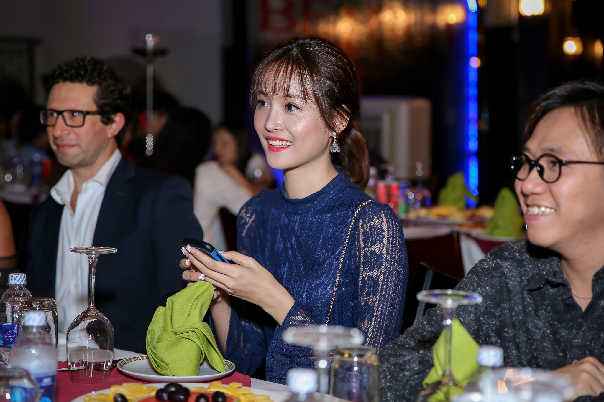 Hoa hau Huynh Tien lan san ca hat anh 8