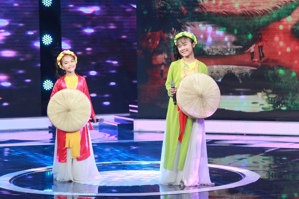 Quynh Nhu, Linh Phuong duoc Quang Linh nhan xet hat co hon hon minh hinh anh