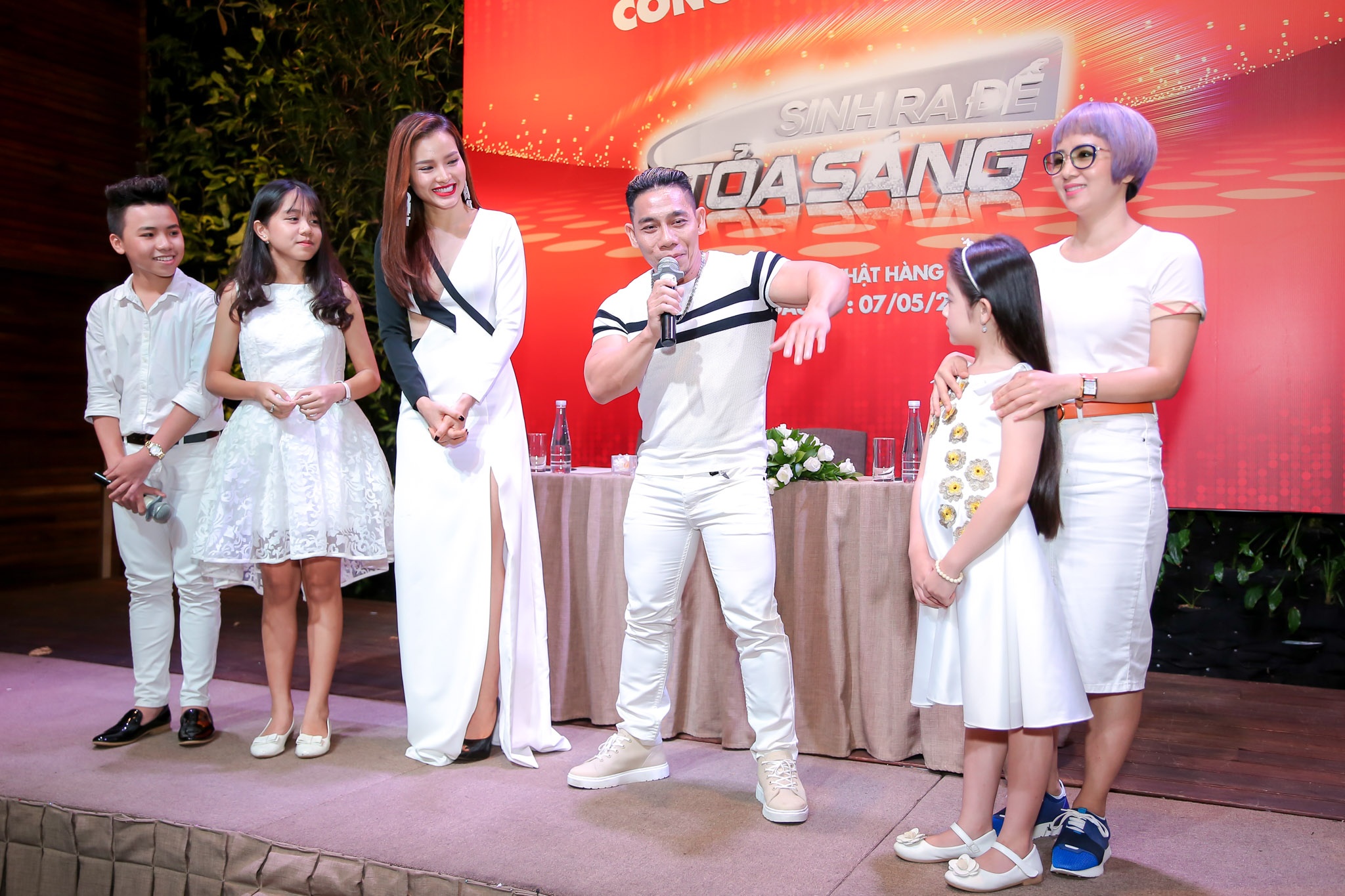 Game show Sinh ra de toa sang anh 1