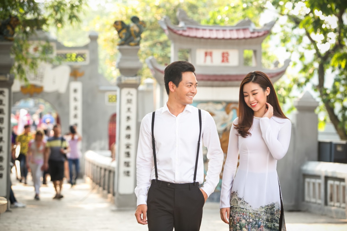 Phan Anh chup anh cung hoa hau Do My Linh anh 3