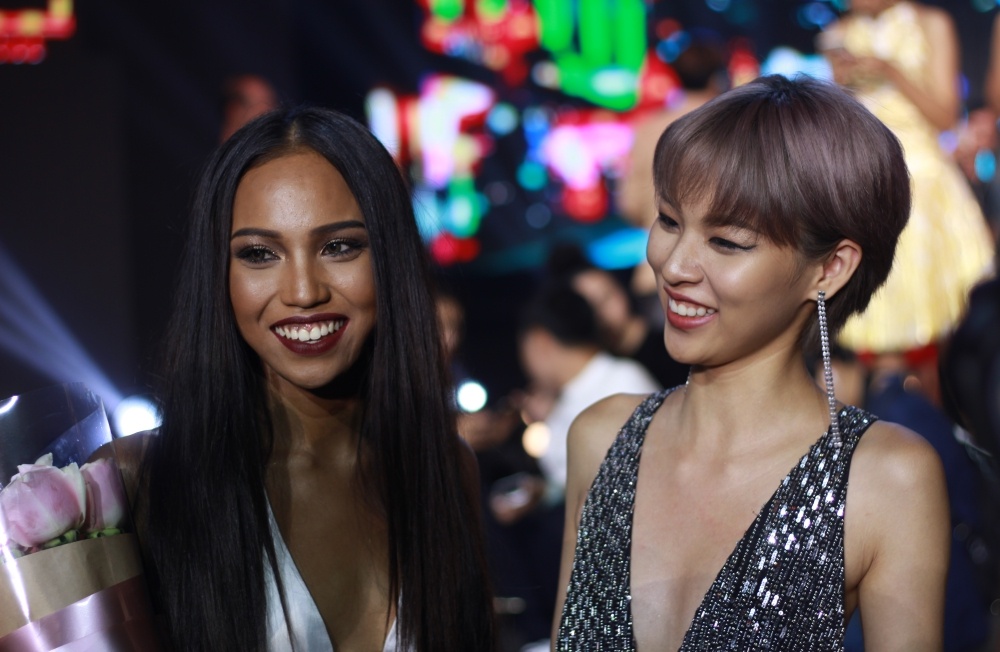 Phí Phương Anh gặp giám khảo The Face Thái Lan ảnh 2 Phi Phuong Anh gap giam khao The Face Thai Lan anh 2