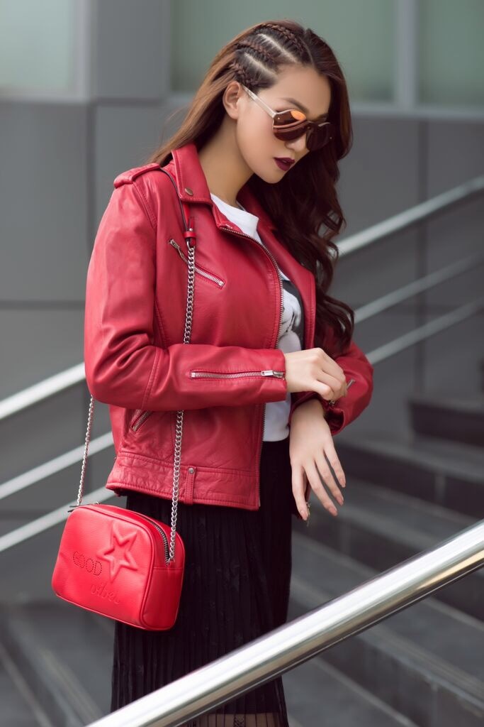 Khanh My phoi hang hieu voi do binh dan anh 5