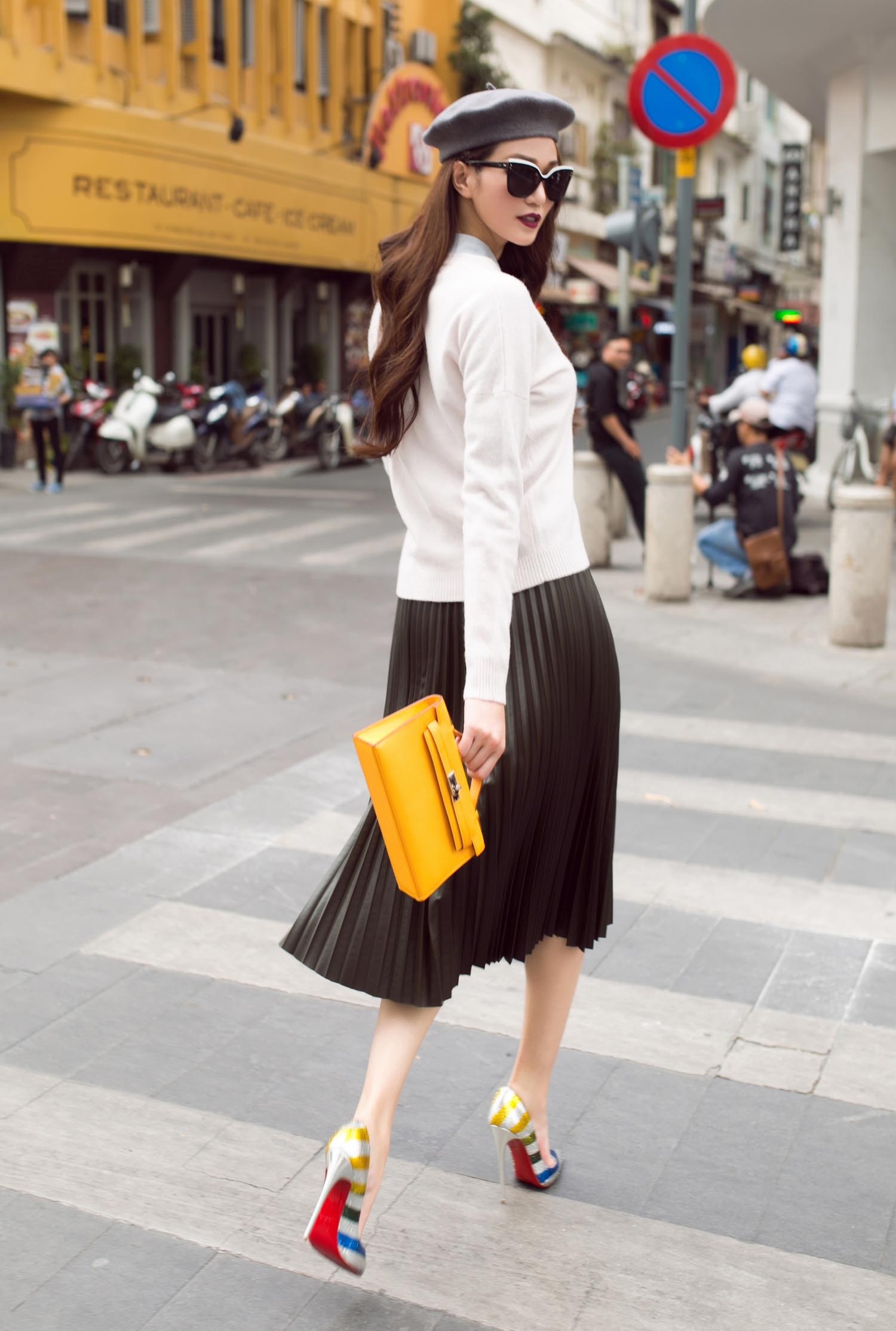 Khanh My phoi hang hieu voi do binh dan anh 7