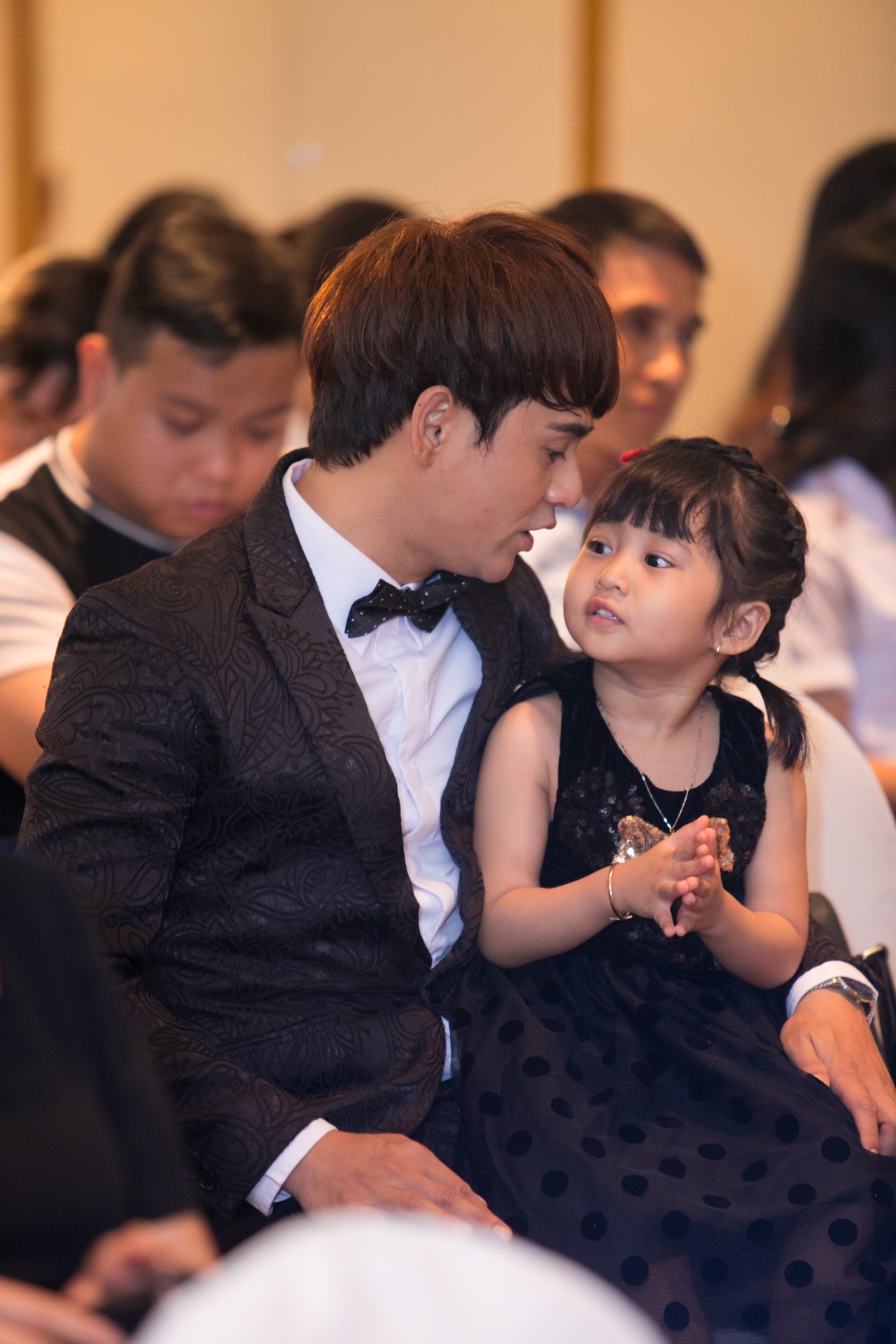 Ung Dai Ve va con gai anh 4