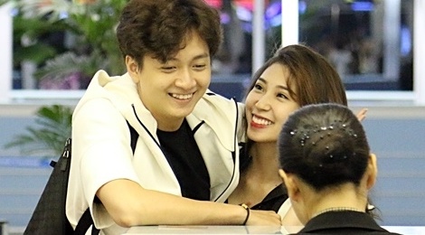 Ngo Kien Huy, Khong Tu Quynh tinh tu o san bay hinh anh