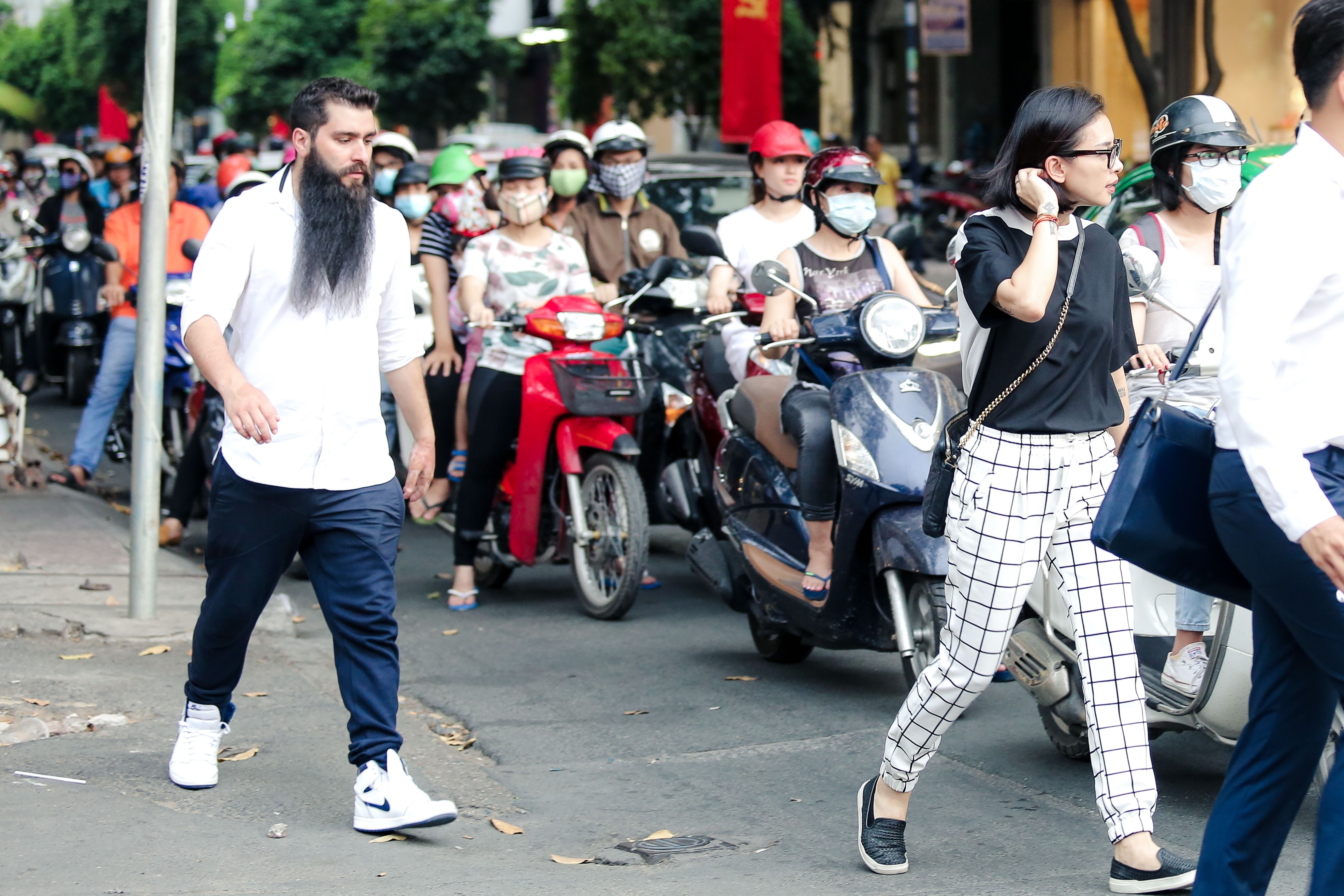 Ngô Thanh Vân xuất hiện cùng đạo diễn Kong ở Sài Gòn ảnh 9 Ngo Thanh Van xuat hien cung dao dien Kong o Sai Gon anh 9