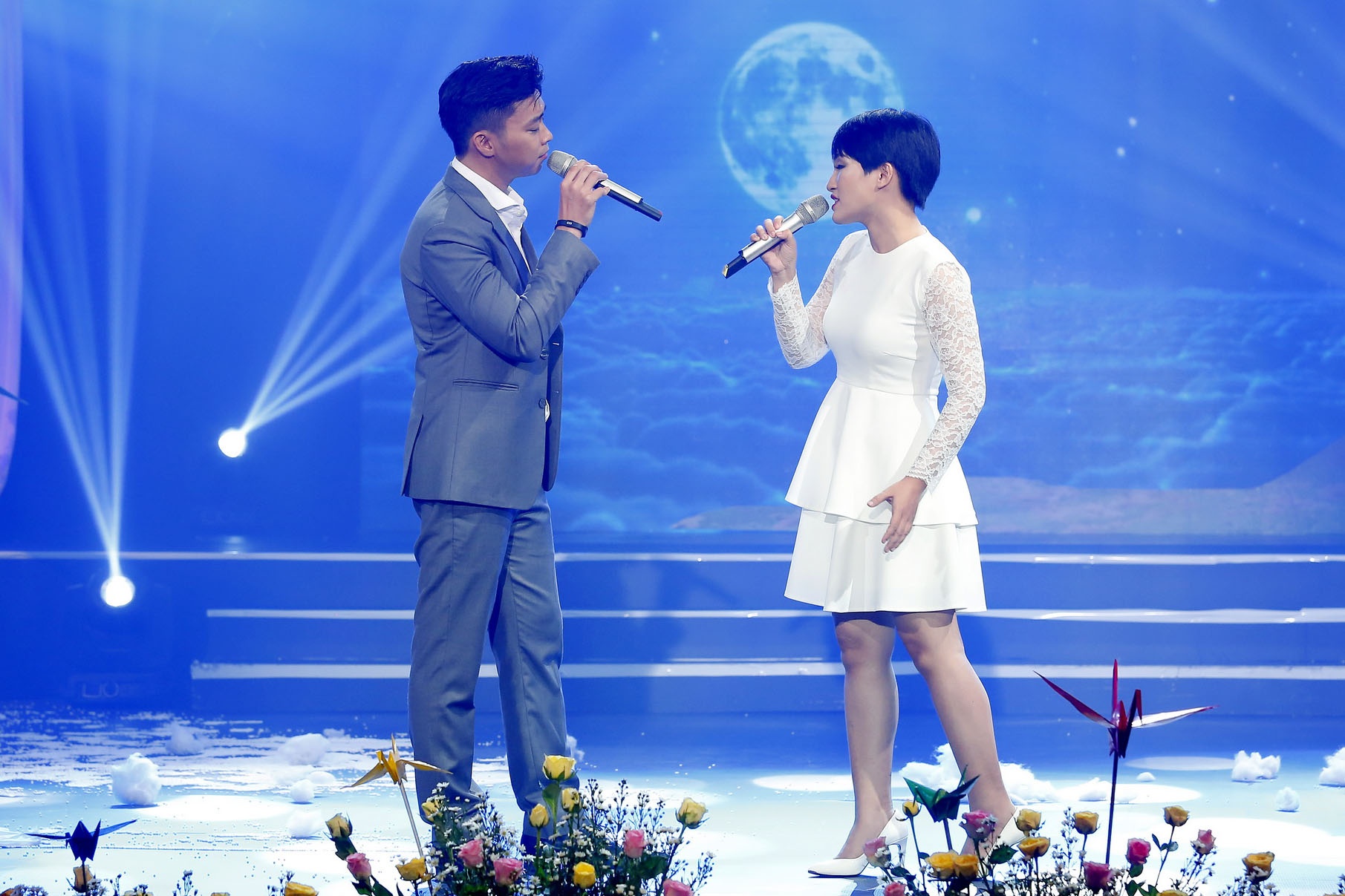 Ba me Tran Thanh dong vien con truoc ap luc anh 4