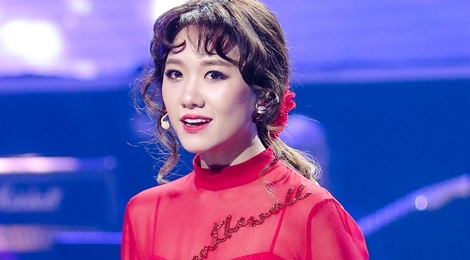 Hari Won duoc me ruot ho tong di lam giam khao hinh anh