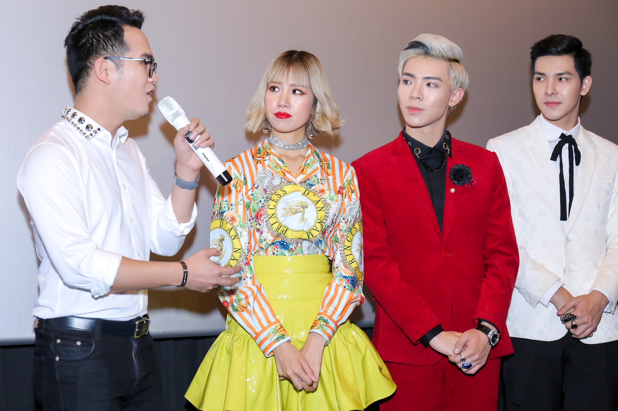 Nha Phuong xinh dep di hop bao anh 4