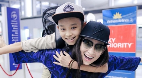 Ho Van Cuong lan dau tien xuat ngoai di dien hinh anh