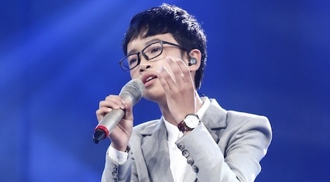 'Hoang tu bolero' cua Idol Kids khien giam khao dung toc gay hinh anh