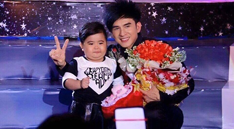 Dan Truong song ca cung 'than dong dien xuat' Tin Tin hinh anh