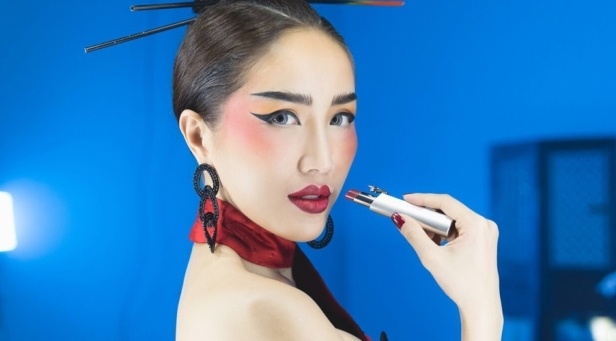 Bao Thy theo duoi hinh tuong goi cam trong MV moi hinh anh