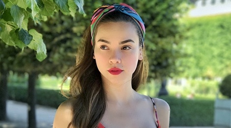 Tu choi lam game show, Ho Ngoc Ha mang Love Songs di nuoc ngoai hinh anh