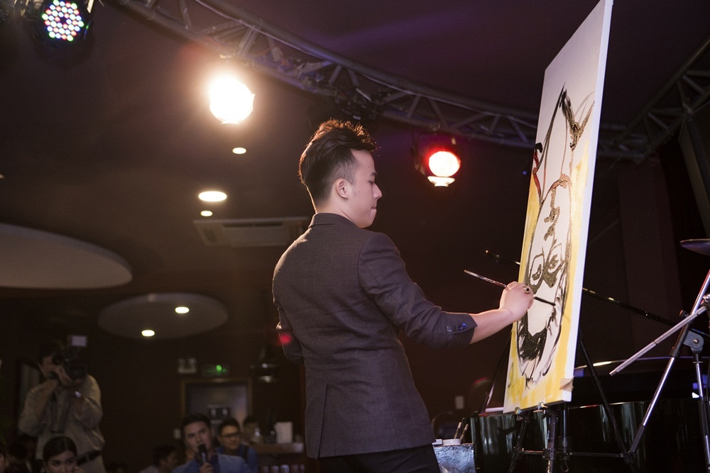 Hoa si dau tien tai Viet Nam to chuc live show anh 2