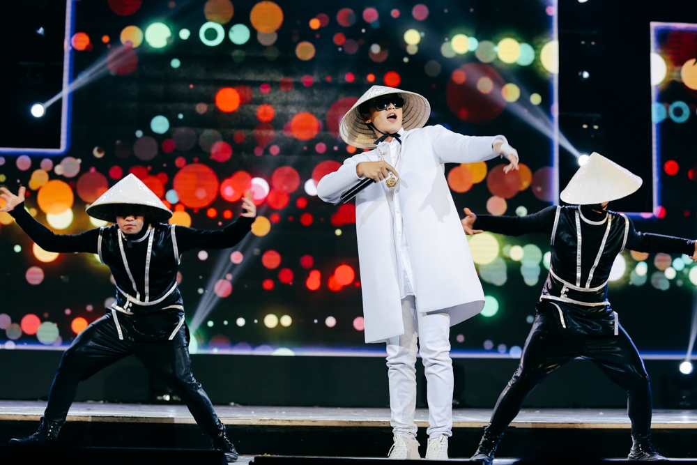 Sơn Tùng M-TP ăn mặc lạ ảnh 10 Son Tung M-TP an mac la anh 10