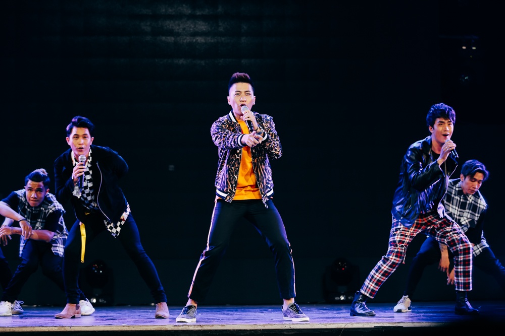 Sơn Tùng M-TP ăn mặc lạ ảnh 11 Son Tung M-TP an mac la anh 11