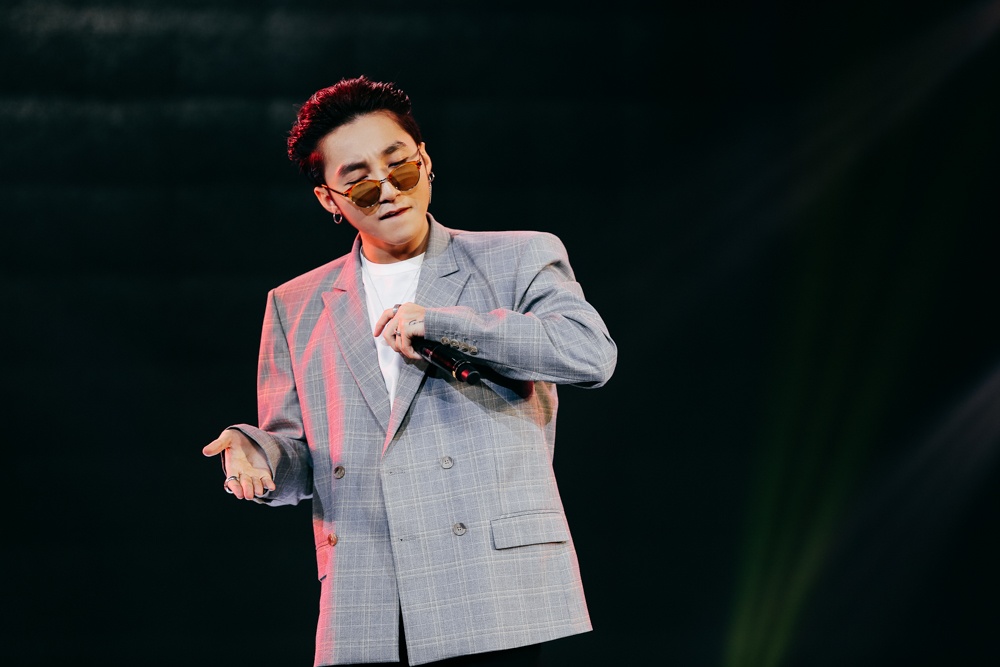 Sơn Tùng M-TP ăn mặc lạ ảnh 3 Son Tung M-TP an mac la anh 3