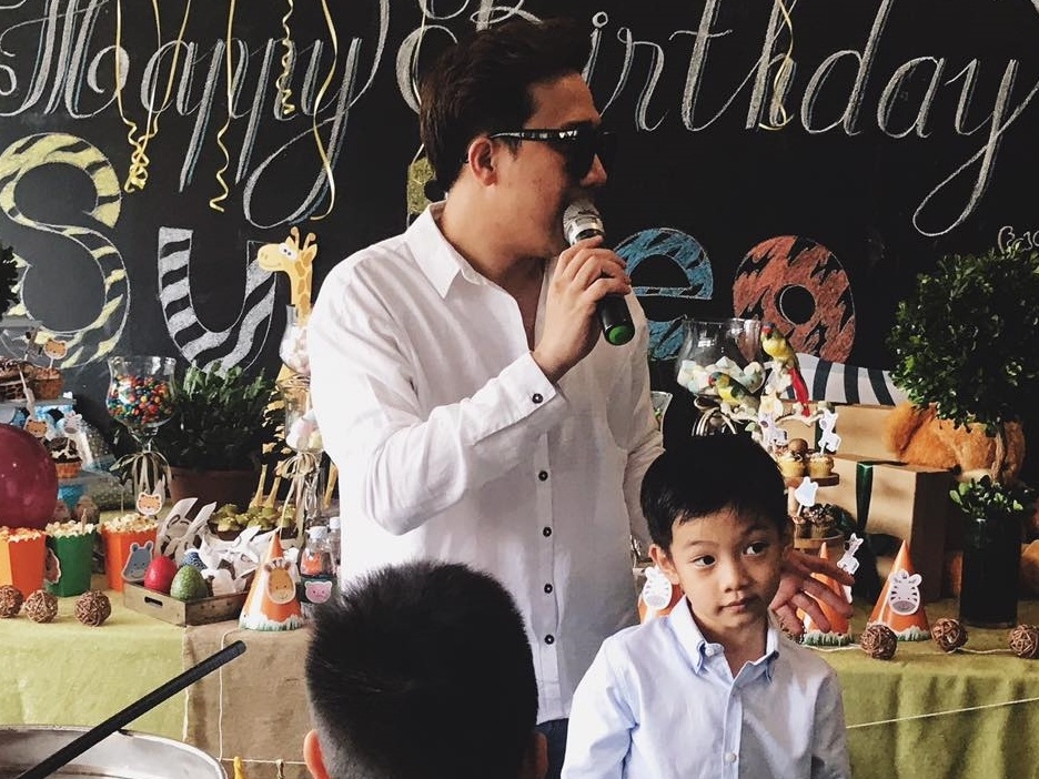 Tran Thanh hat mung sinh nhat Subeo hinh anh