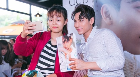 Fan quyen gop cuu su tu de the hien tinh cam voi Isaac hinh anh