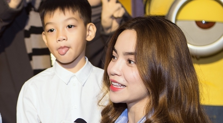 Ho Ngoc Ha dan Subeo di xem phim hinh anh