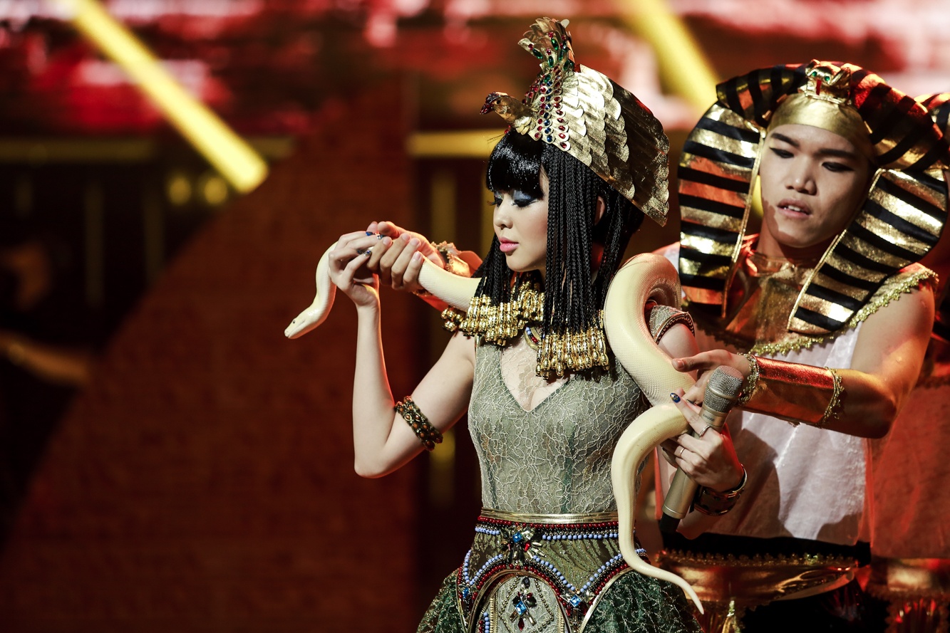 Liz Kim Cuong quan quan Be a star anh 2