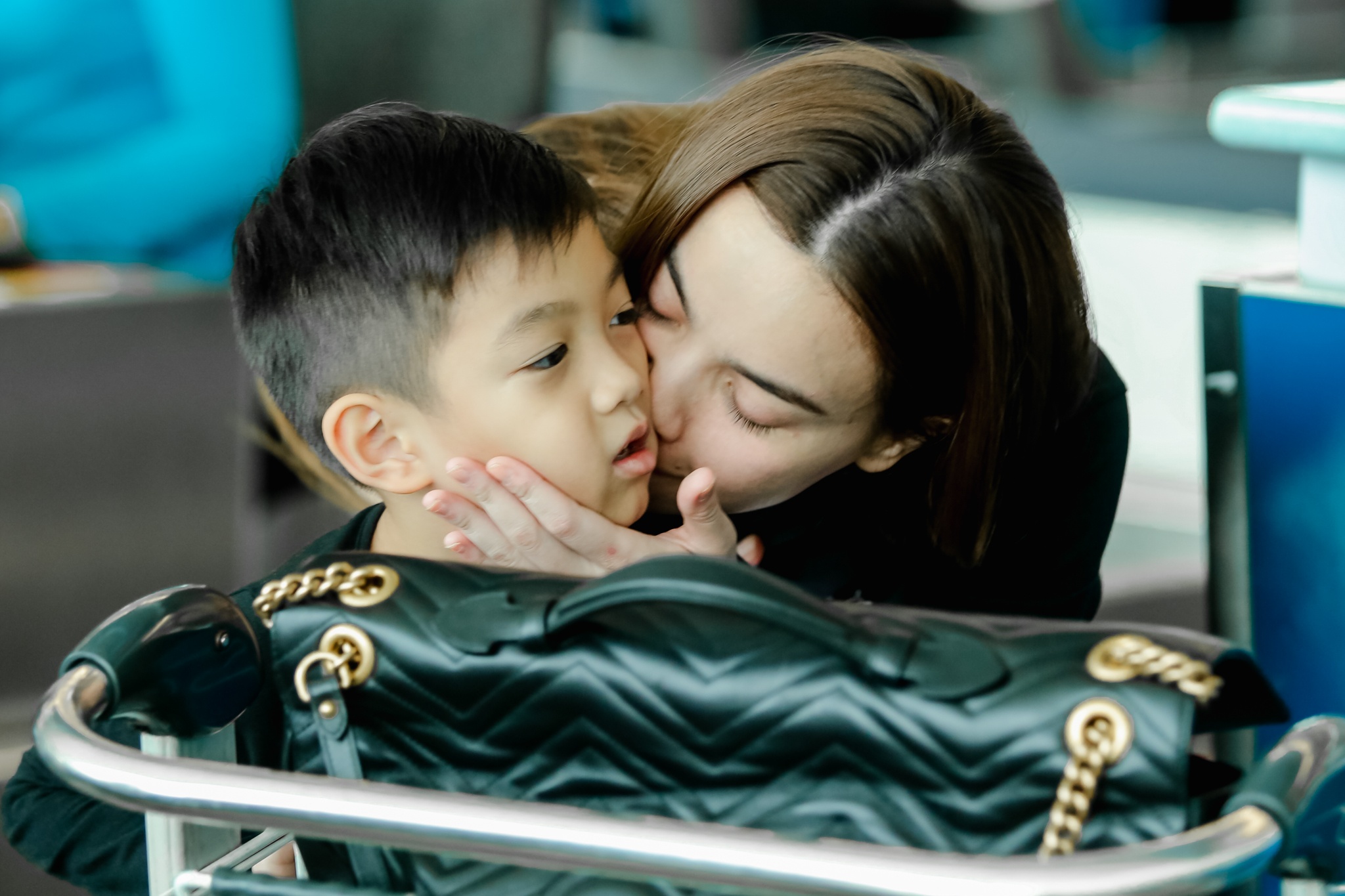 Ho Ngoc Ha va con trai anh 5