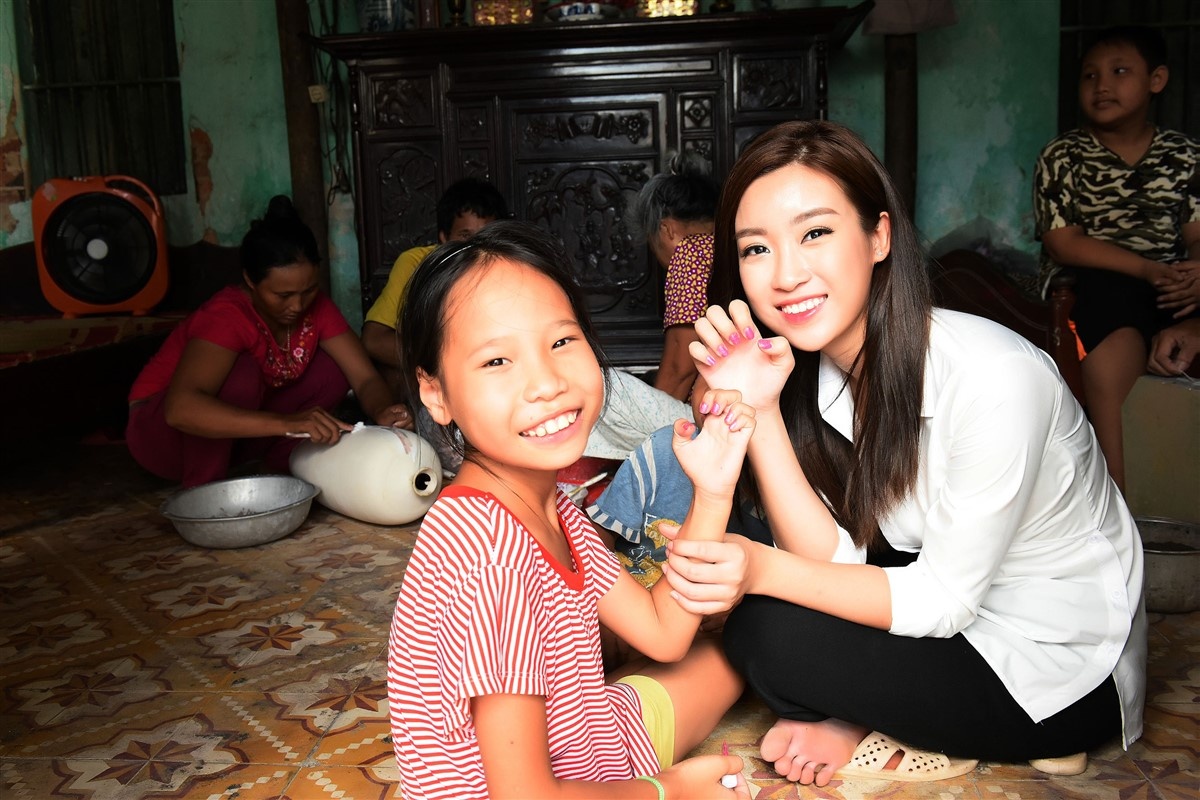 Hoa hau My Linh lam tu thien anh 3