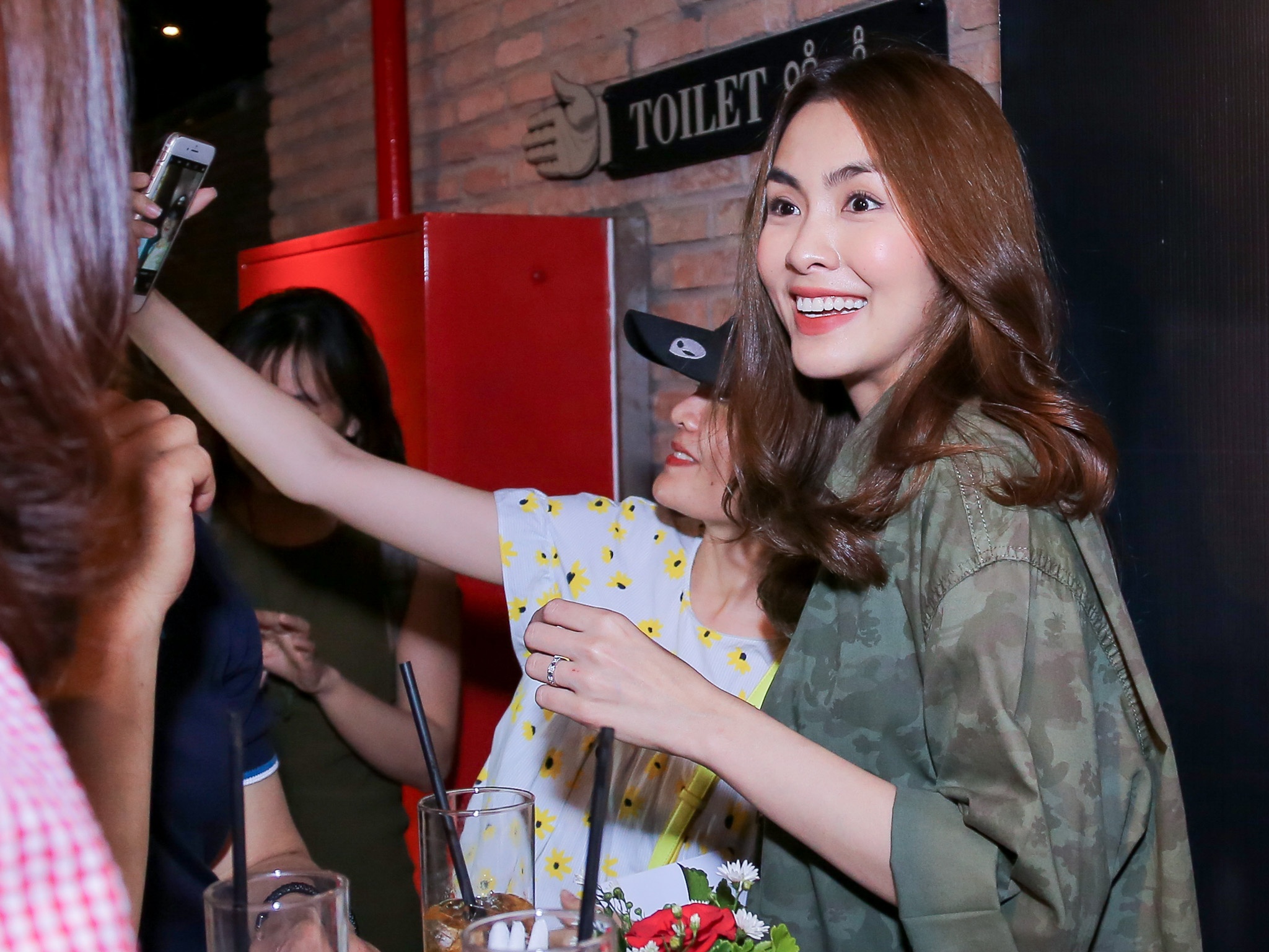 Tăng Thanh Hà tham dự họp báo Trà My Idol ảnh 4 Tang Thanh Ha tham du hop bao Tra My Idol anh 4