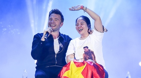 Dem nhac thu linh Weslife o Sai Gon: Vang khach nhung nhieu cam xuc hinh anh