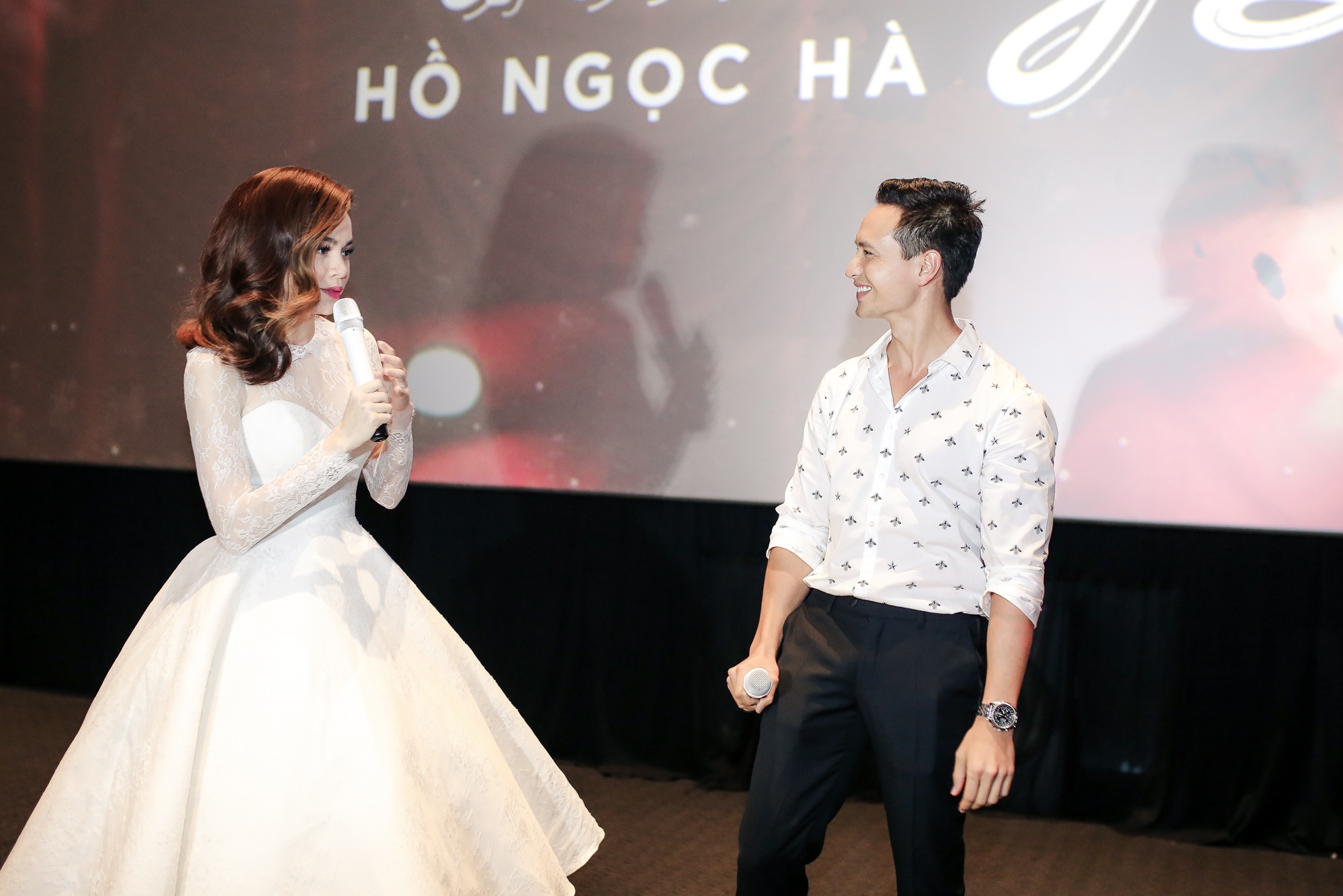 Kim Ly chia se cam xuc khi hon Ho Ngoc Ha hinh anh