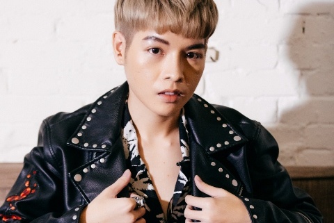 Duc Phuc tu tin voi ve ngoai sau phau thuat tham my hinh anh