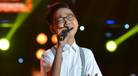 'Than dong' Duc Vinh duoc Cam Ly khen khi lan dau hat bolero hinh anh