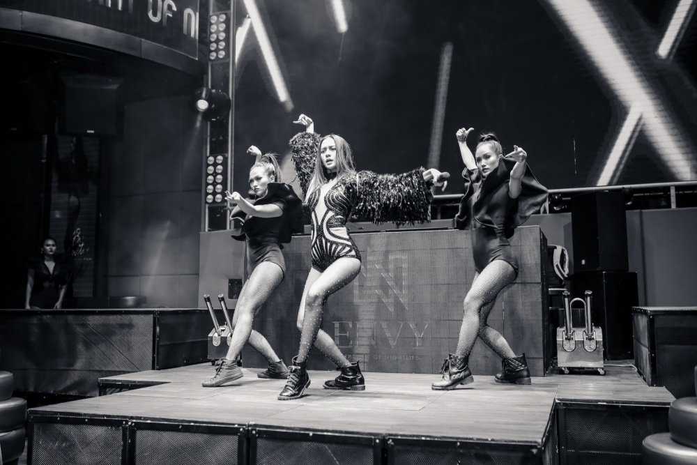 Thieu Bao Trang - Be With You hinh anh