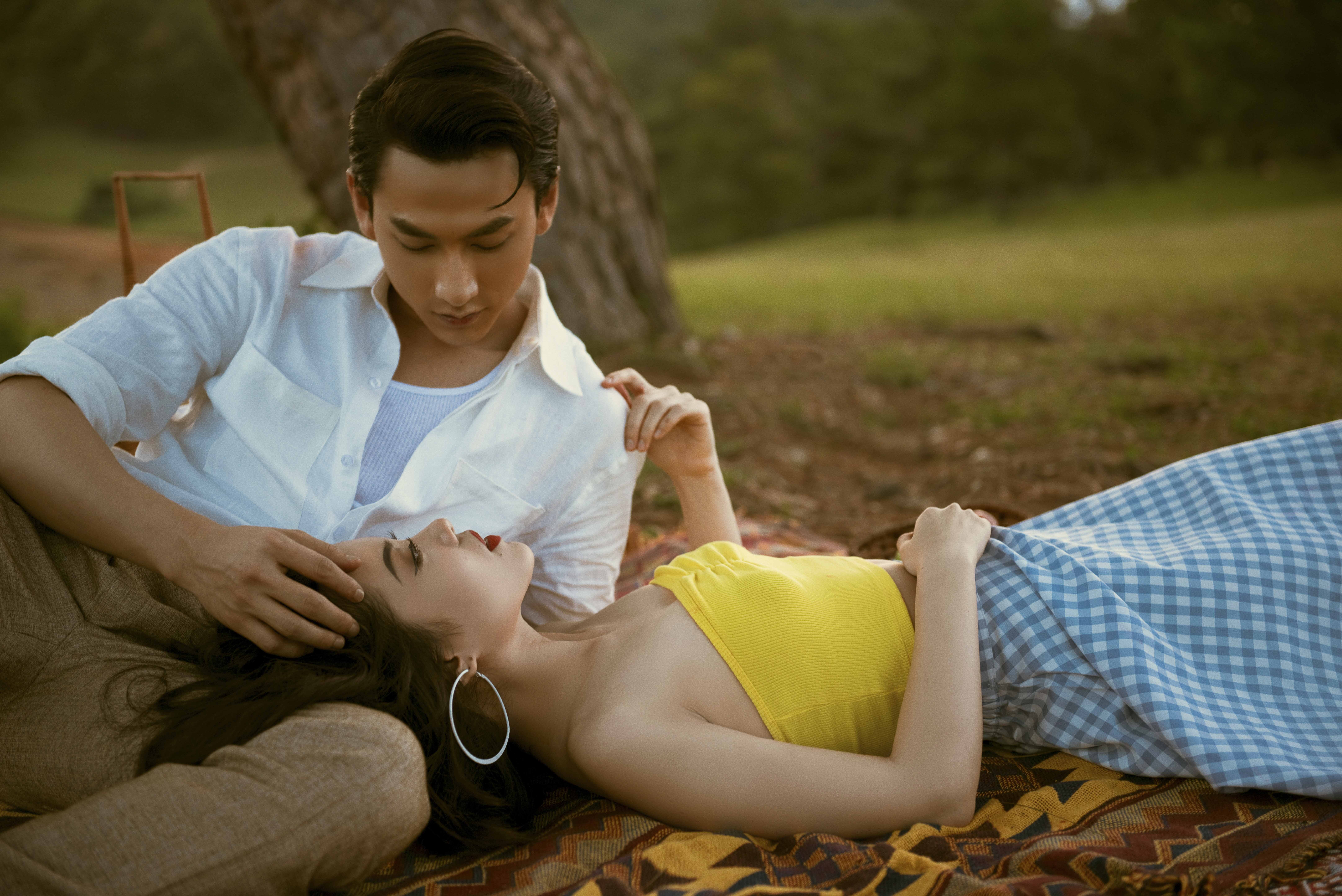 Ta da yeu chua vay - Isaac hinh anh