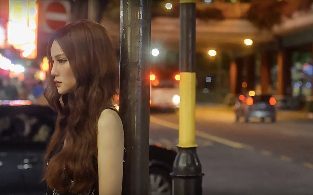 MV Tan trong mua bay - Thu Thuy hinh anh